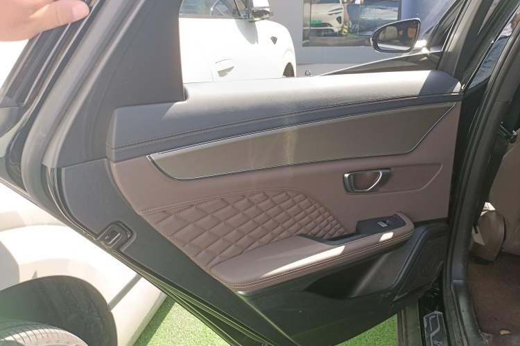 Used BYD Han 2023 DM-i Champion Edition 121KM Prestige Model
