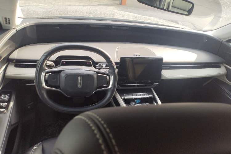 Used Lincoln Nautilus 2023 2.0T Four-Wheel Drive Luxury Edition Center Console