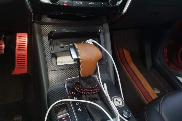 Used BORGWARD BX5 2017 25TGDI Automatic Two-Wheel Drive Fashion Plus Model Gear Lever