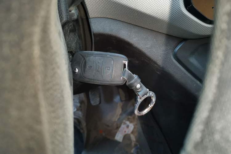 Used Wuling Hongguang 2018 1.5L S Comfort Model L2B Vehicle Key