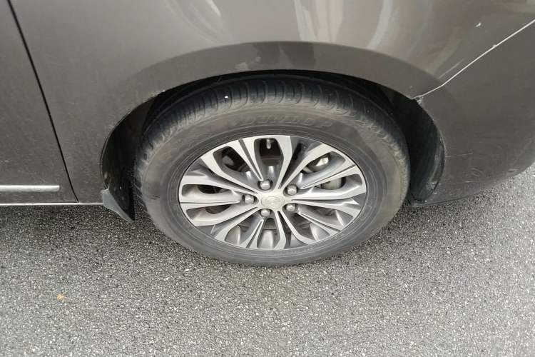 Used Buick GL8 2020 Land Business Class 652T Luxury Model Right Front Wheel Hub