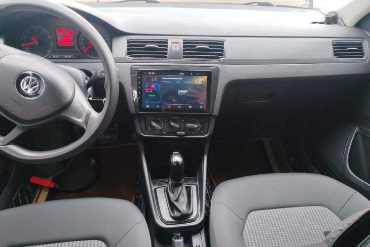 Used Volkswagen Santana 2021 1.5L Automatic Fashion Edition Audio And AC Panel