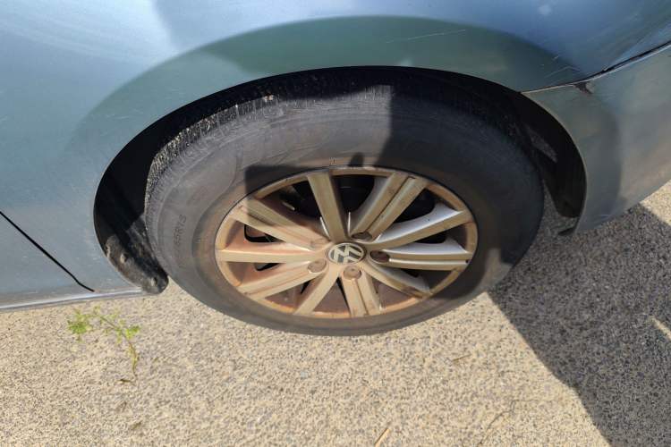 Used Volkswagen Golf 2012 1.6L Automatic Fashion Model Right Front Wheel Hub