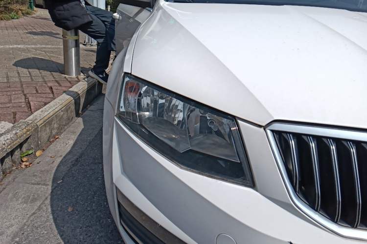 Used Skoda Octavia 2016 1.6L Automatic Smart Drive Edition
