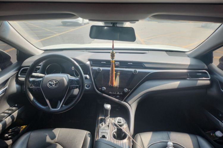Used Toyota Camry 2019 2.5G Luxury Edition China VI Standard Center Console