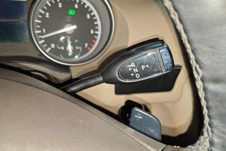 Used Mercedes-Benz R-Class 2014 R 400 4MATIC Business Model
