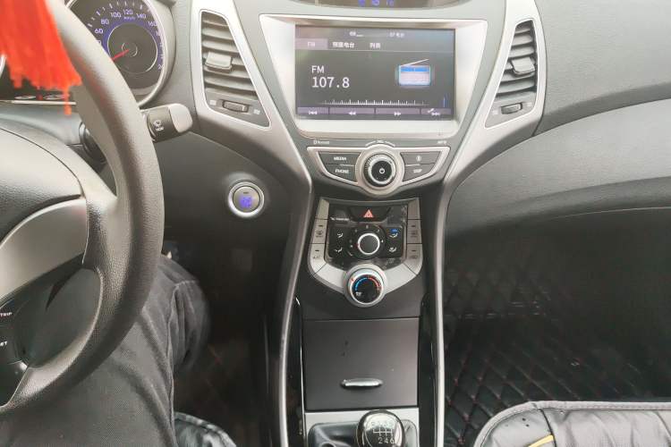 Used Hyundai Elantra (5th Generation / Langdong) 2016 1.6L Manual Luxury Model
