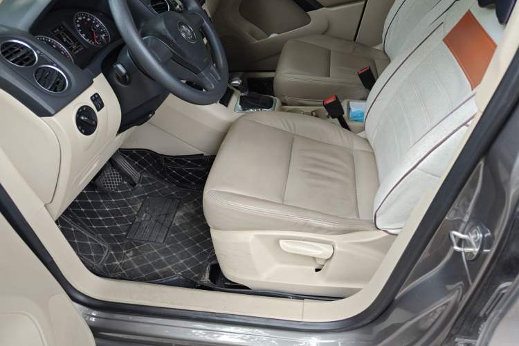 Used Volkswagen Tiguan 2010 1.8 TSI Automatic Two-Wheel Drive Urban Edition Left Front Seat