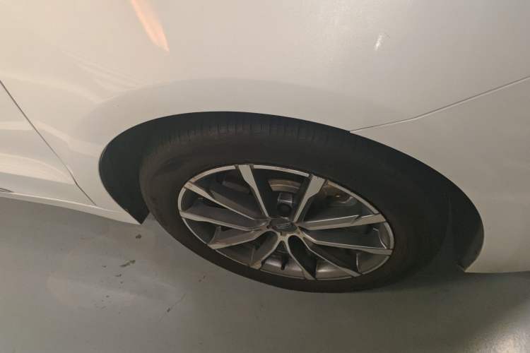 Used Geely Auto Emgrand GT New Energy 2021 1.5T ePro Elite Edition Right Front Wheel Hub