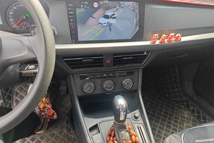 Used Volkswagen Lavida 2019 1.5L Automatic Fashion Edition China VI Audio And AC Panel