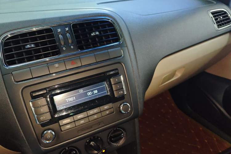 Used Volkswagen Polo 2011 1.4L Automatic ZhiShang Version
