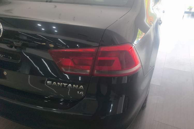 Used Volkswagen Santana 2015 1.6L Automatic Comfort Edition
