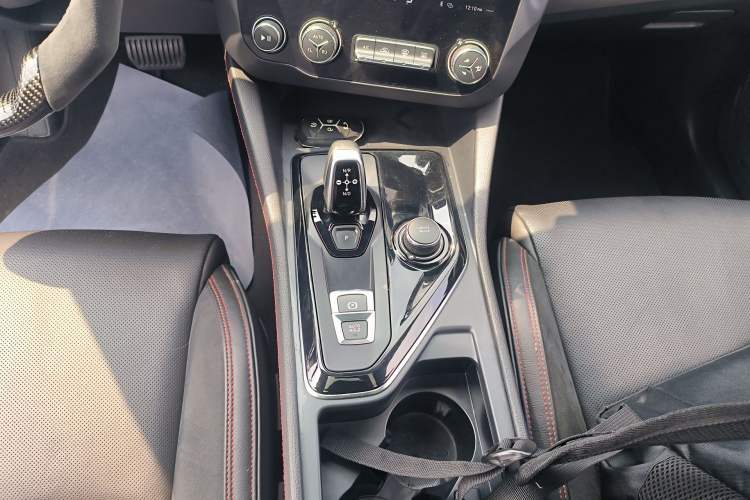 Used Lynk & Co 03 2019 2.0TD Automatic Jing Pro Edition Gear Lever