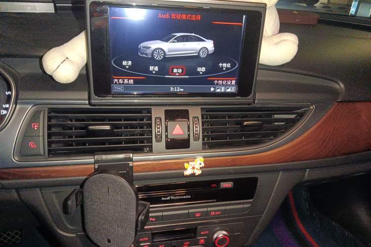 Used Audi A6L 2018 30th Anniversary Edition 35 TFSI Sport Edition Odometer Close Up