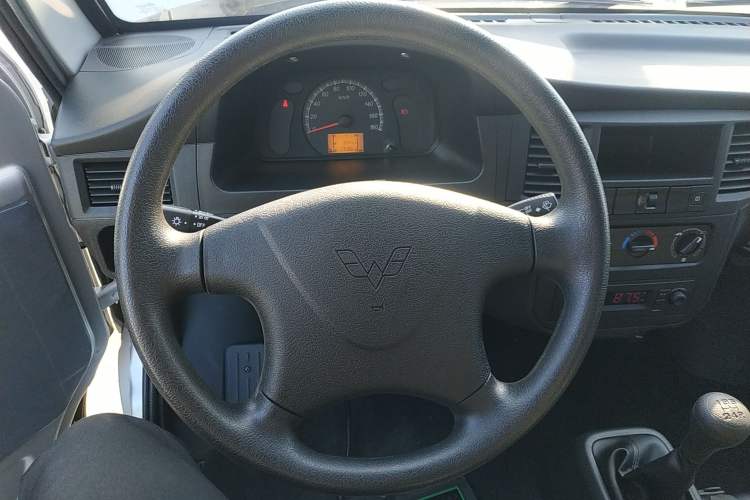 Used Wuling Zhiguang 2023 1.5L Practical Version 5/7 Seats