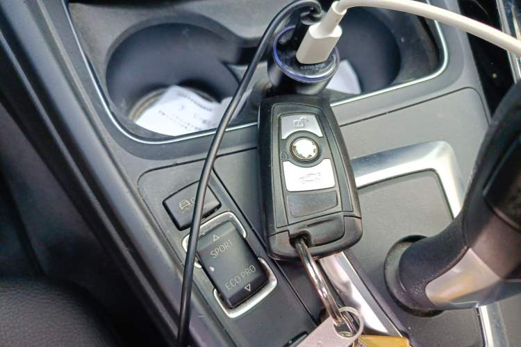 Used BMW 3 Series 2016 320Li Ambition Model
