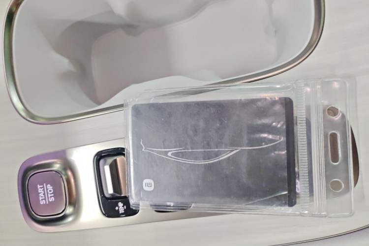 Used Xiaomi Auto SU7 2024 Four-Wheel Drive Ultra-Long Range Advanced Intelligent Driving Max Edition
