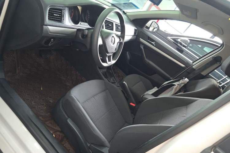 Used Volkswagen Lavida 2018 Classic 1.5L Automatic Fashion Edition China VI Standard