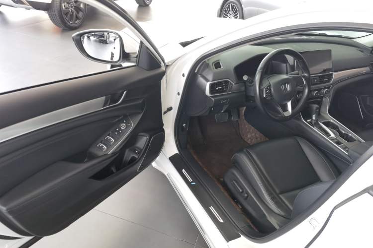Used Honda Accord 2022 260TURBO Luxury Edition Driver Seat
