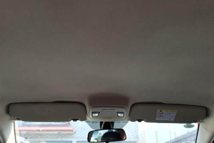 Used Geely Auto Vision 2019 Upgraded Model 1.5L Manual Luxury Version China VI Standard