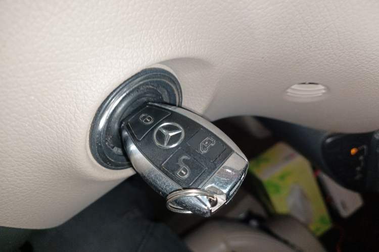 Used Mercedes-Benz Viano 2013 3.0L Hospitality Edition Vehicle Key