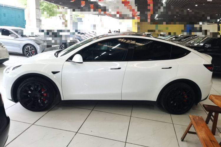 Used Tesla Model Y 2022 Long-Range All-Wheel-Drive Version