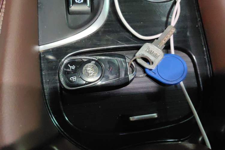 Used Buick Envision 2018 20T Two-Wheel Drive Luxury Model Vehicle Key