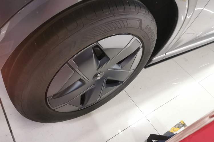 Used ONVO Luxeed L90 2025 Model—Max Six-Seater Version