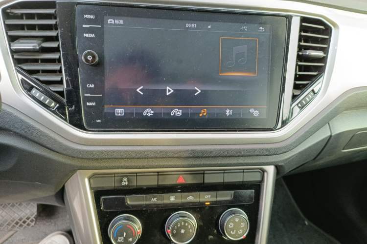 Used Volkswagen T-ROC 2018 280TSI DSG Two-Wheel Drive Advanced Version China V Emission Standard