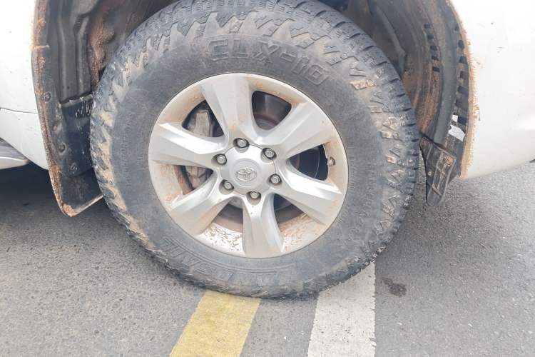 Used Toyota Prado 2010 4.0L Automatic TX-L Right Front Wheel Hub