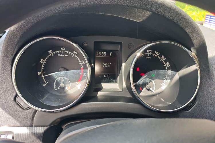 Used Skoda Yeti 2016 1.4TSI DSG Advanced Edition Instrument Cluster