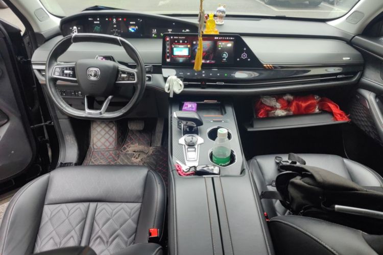 Used CHANGAN UNI-K 2021 2.0T All-Wheel Drive Prestige Version Center Console