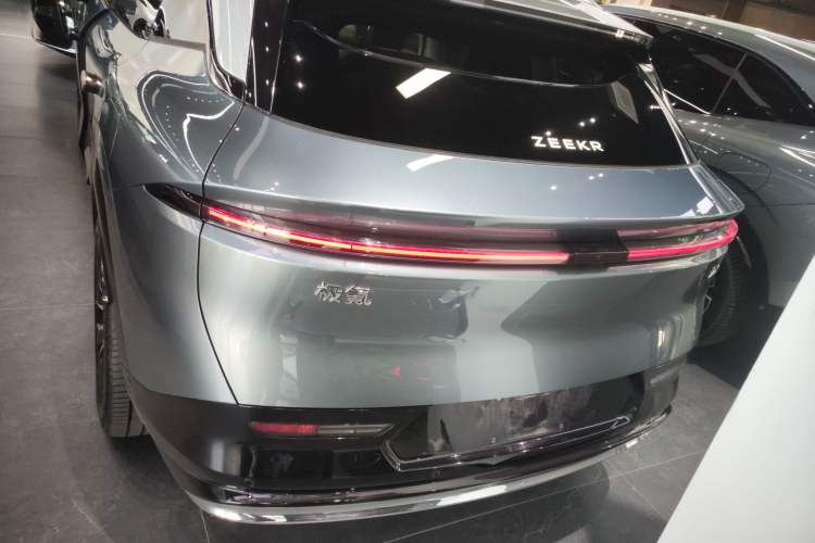 Used Zeekr 7X 2025 100kWh Long-Range All-Wheel Drive Intelligent Driving Version Rear