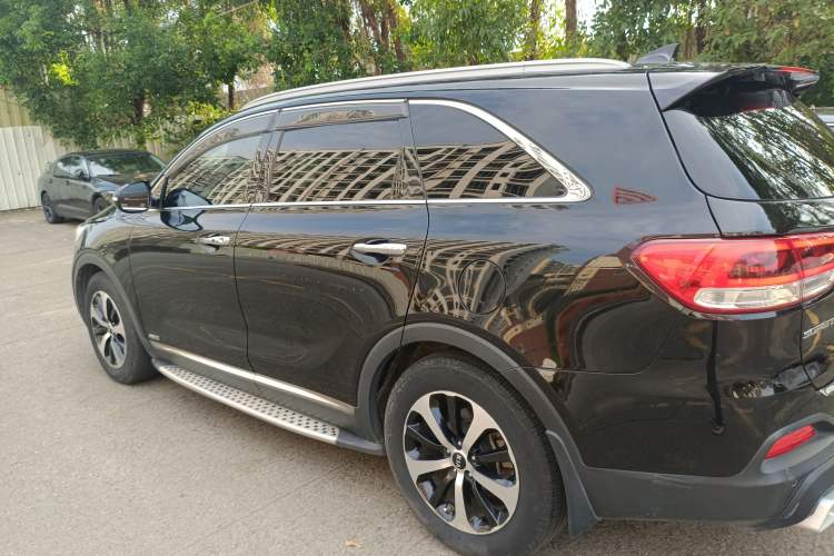 Used Kia Sorento 2015 Sorento L 2.4L Gasoline 4WD Elite Edition 5 Seats China IV Standard