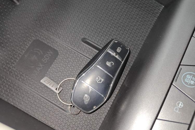 Used BYD Yuan UP 2025 Intelligent Driving Version 401 km Leading Edition Vehicle Key