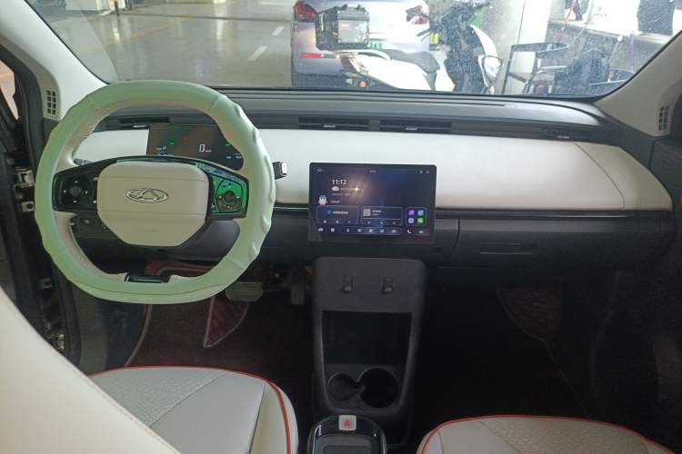 Used Chery QQ Little Ant 2024 Facelifted 321km Beloved Edition Center Console