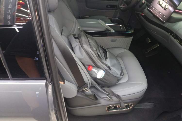 Used Zeekr MIX 2025 Intelligent Driving Version
