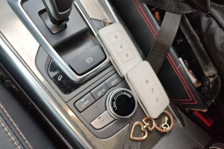 Used BYD Song New Energy 2017 Song DM 1.5TID All-Wheel Drive Luxury Model Vehicle Key