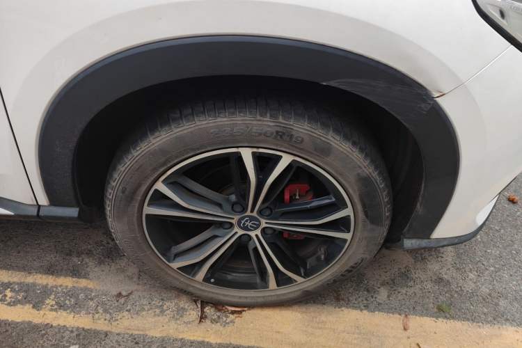 Used BYD Song PLUS 2020 1.5T Automatic Prestige Version Right Front Wheel Hub