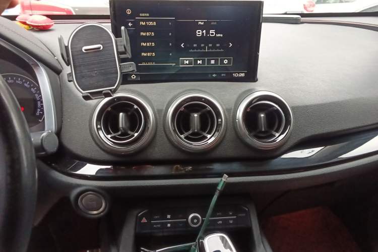 Used Wey VV5 2017 2.0T Ultra-Luxury Version Audio And AC Panel