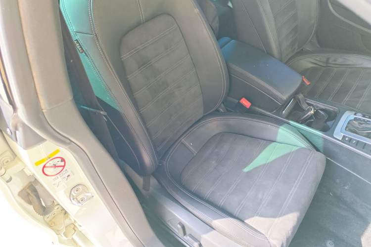 Used Volkswagen FAW-Volkswagen CC 2015 1.8TSI Luxury Model Right Front Seat