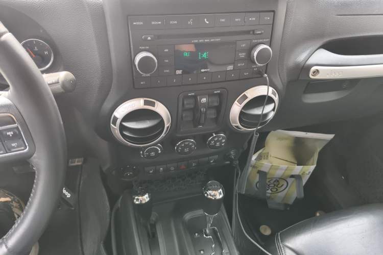 Used Jeep Wrangler 2017 3.0L Sahara Four-Door Comfort Edition