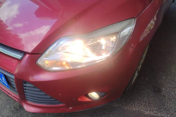 Used Ford Focus 2012 Sedan 1.6L Automatic Comfort Model
