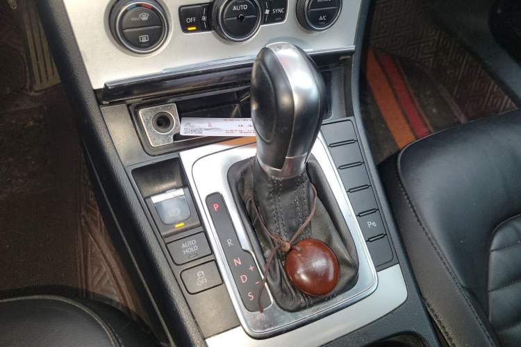 Used Volkswagen Magotan 2012 Revised 1.8TSI Luxury Version Gear Lever