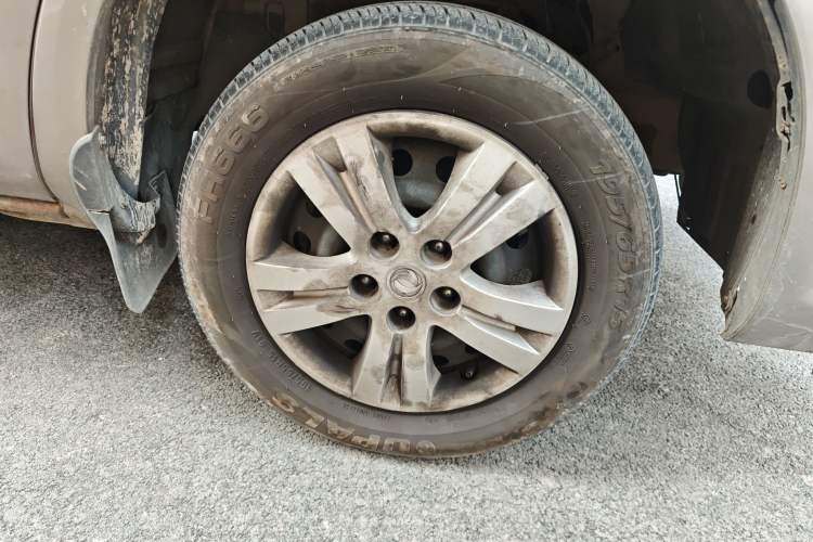 Used FORTHING Lingzhi 2016 M3 1.6L 7-Seater Standard Model China V Emission Standard Right Front Wheel Hub