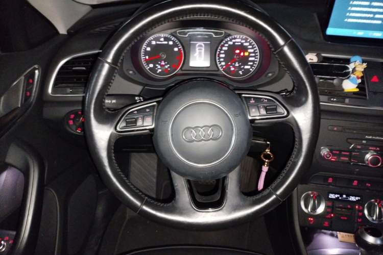 Used Audi Q3 2015 35 TFSI Comfort Model Steering Wheel
