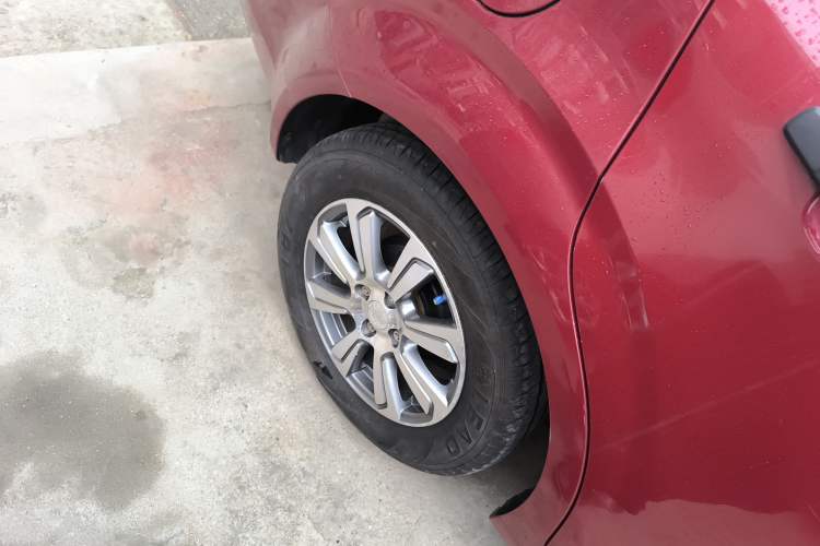 Used Chevrolet Aveo Sonic 2014 Sedan 1.4SL AT Fashion Edition Exterior 5