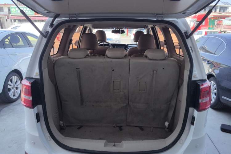 Used Baojun 730 2016 1.5L Manual Comfort Version 7 Seats China V Emission Standard Trunk