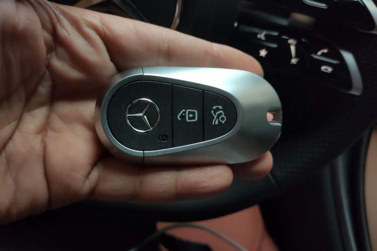 Used Mercedes-Benz GLC 2024 GLC 300 L 4MATIC Dynamic Edition 5-seater
