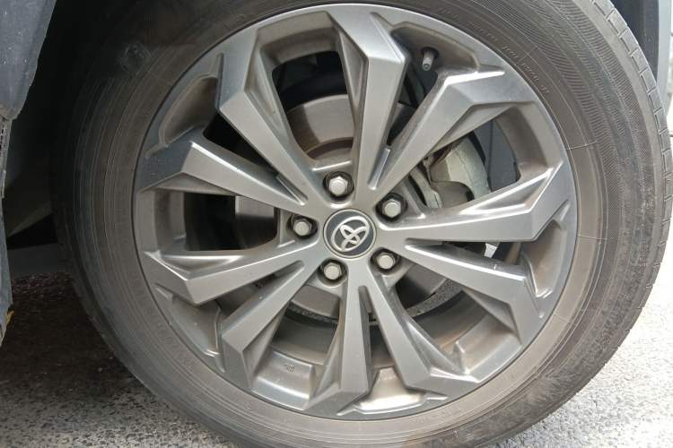 Used Toyota RAV4 2023 2.0L CVT Two-Wheel Drive Fashion Plus Edition Right Front Wheel Hub
